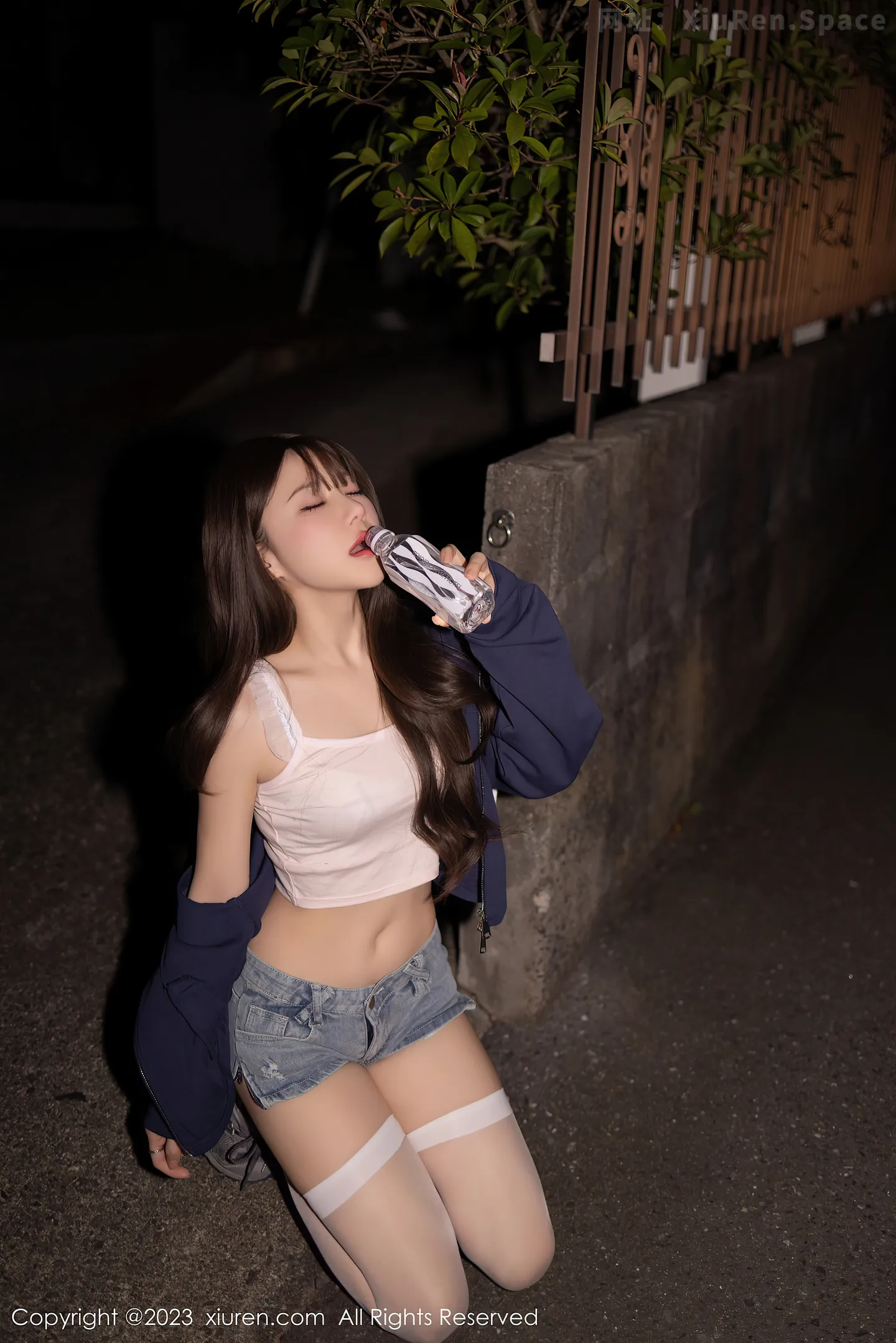 图片[5]-[XiuRen秀人网]VOL.7817 模特鱼子酱Fish性感淡蓝色内衣配超短牛仔裤秀曼妙身姿诱惑写真84P-秀人网官方网站